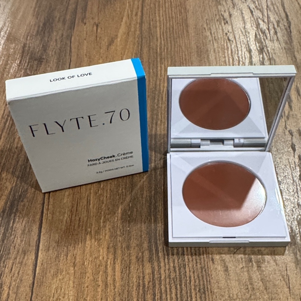 FLYTE.70 Cheek Creme Look of Love